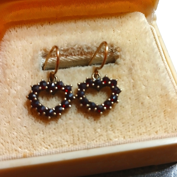 Antique Victorian Bohemian Rose Cut Garnet Heart Earrings - Picture 6 of 6